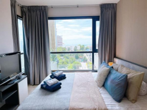 BASE Central PATTAYA Huge 2BED King&Queen with Infinity Pool & Free Netflix!